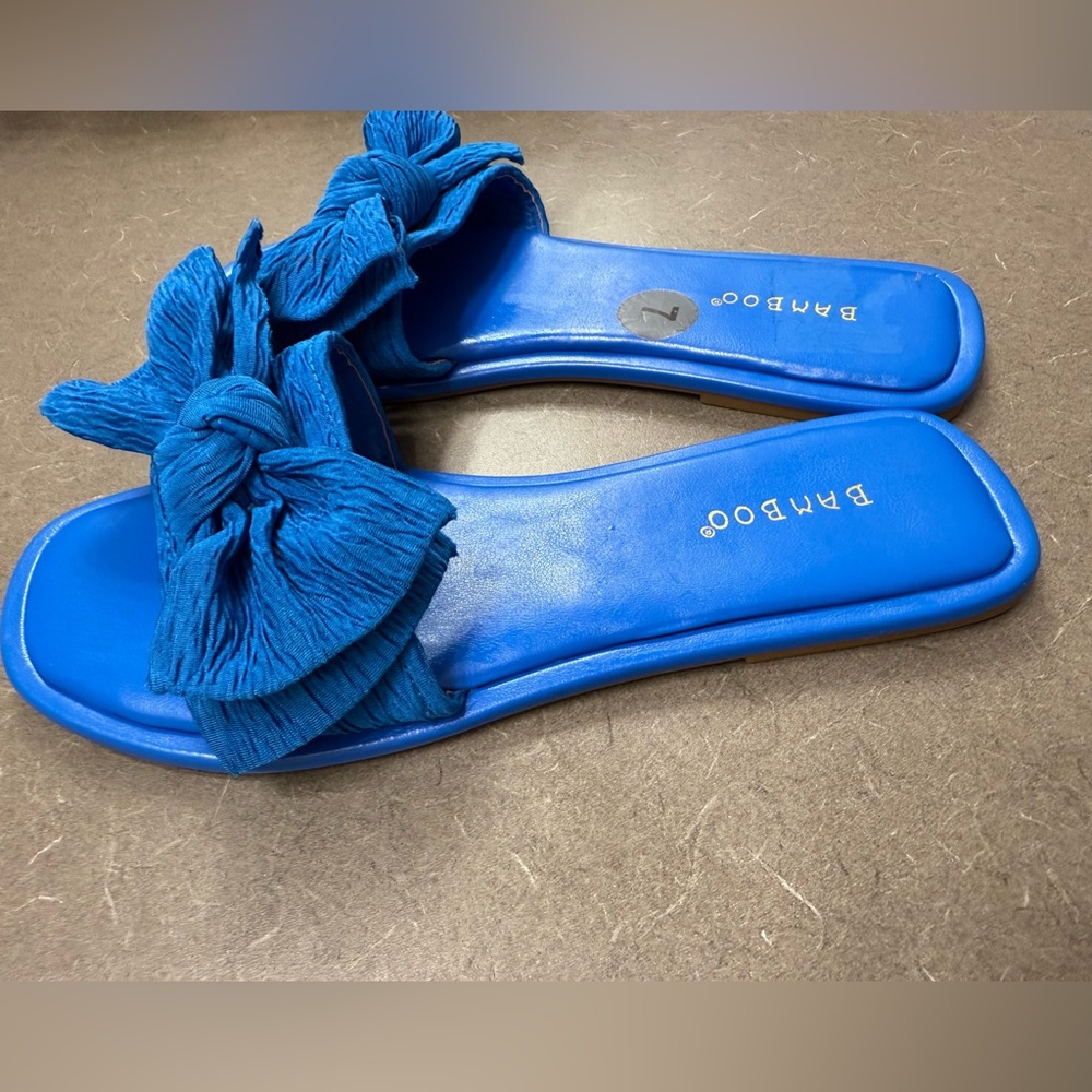 Bamboo Women's Vibrant Blue Bow Sandals